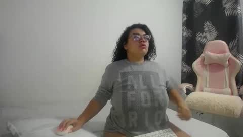 Snapshot of bianca_boobs chatting on 12-16-25, 09:25 Bianca Tuesday to Sunday from 2am to 6am UTC-5 online show from 12-16-25, 09:25