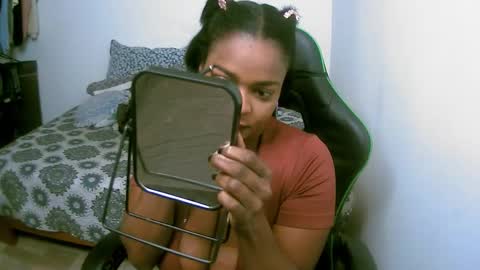 Snapshot of bianca_ebony chatting on 10-27-25, 12:09 bianca ebony online show from 10-27-25, 12:09