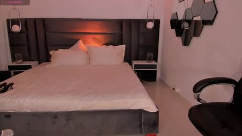 Bianca Pierce online show from 10-24-25, 11:39