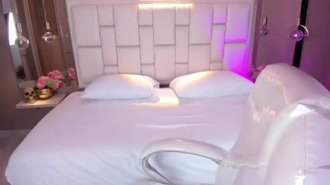 Snapshot of biancax_ chatting on 10-29-25, 04:04 Hi Im Bianca online show from 10-29-25, 04:04