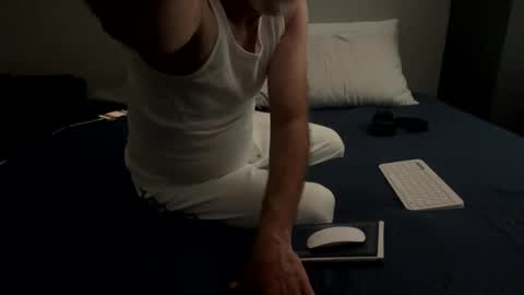 Snapshot of bibabe8 chatting on 09-15-25, 05:40 bibabe8 online show from 09-15-25, 05:40