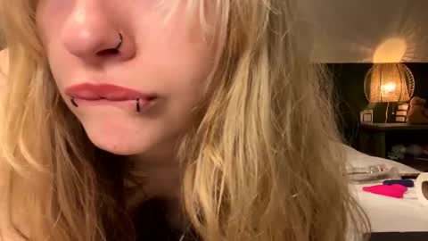 Ellie  online show from 03-10-26, 01:32