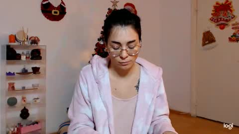 Snapshot of bibitina chatting on 12-15-25, 05:06 innasugarwild online show from 12-15-25, 05:06