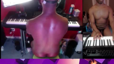 Snapshot of bicepsandfrot chatting on 02-03-26, 06:40 BicepsandFrot online show from 02-03-26, 06:40