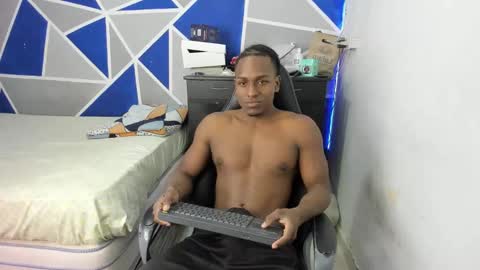 big_black11 online show from 11-26-25, 02:40