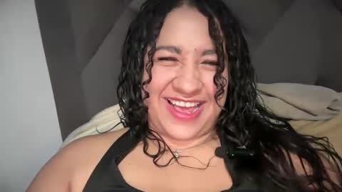 Snapshot of big_boobs_lau chatting on 12-18-25, 05:52 lau li online show from 12-18-25, 05:52