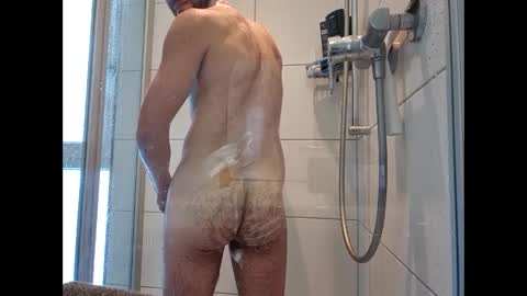 Snapshot of big_cock_fuckvon chatting on 12-28-24, 03:04 Tim online show from 12-28-24, 03:04