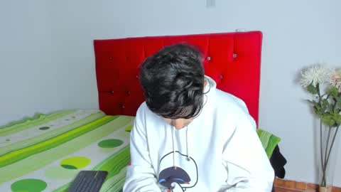 john and cris online show from 02-18-25, 01:10