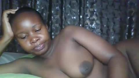 Snapshot of big_diva chatting on 12-02-25, 01:11 big_diva online show from 12-02-25, 01:11