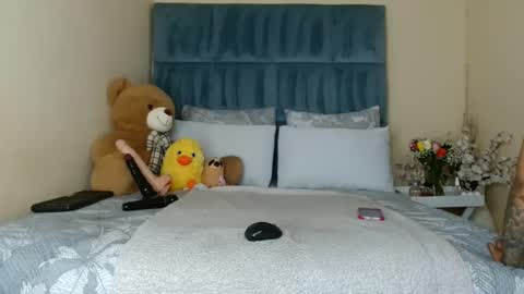 Snapshot of big_melons2001 chatting on 10-31-25, 01:17 big_melons2001 online show from 10-31-25, 01:17