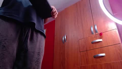 Snapshot of big_niiko chatting on 12-21-25, 03:57 big_niiko online show from 12-21-25, 03:57