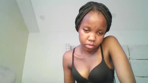 Snapshot of bigbaby004 chatting on 09-13-25, 01:33 bigbaby004 online show from 09-13-25, 01:33