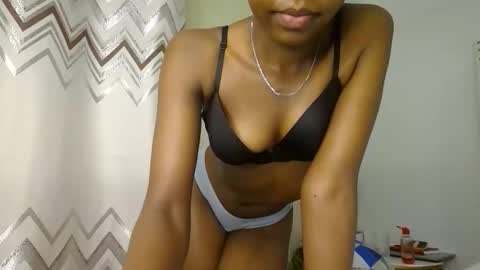 Snapshot of bigbaby004 chatting on 10-09-25, 01:25 bigbaby004 online show from 10-09-25, 01:25