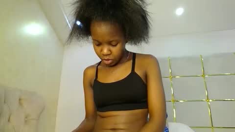 Snapshot of bigbaby004 chatting on 10-18-25, 07:36 bigbaby004 online show from 10-18-25, 07:36