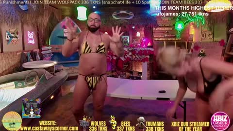 Snapshot of bigbananamilfshake chatting on 12-10-24, 06:54 Mya and Angelo online show from 12-10-24, 06:54