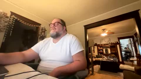 Snapshot of bigbearlittlebear2 chatting on 12-01-25, 03:44 Bear Woods online show from 12-01-25, 03:44