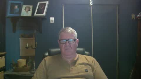 Snapshot of bigbeerdrinker1 chatting on 01-23-25, 04:26 bigbeerdrinker online show from 01-23-25, 04:26