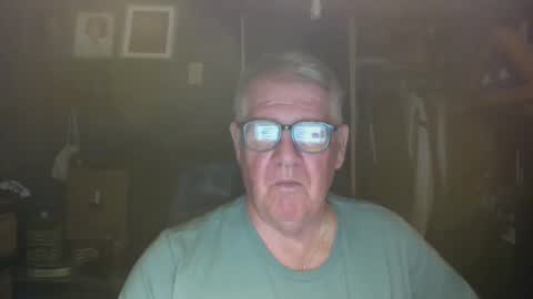 Snapshot of bigbeerdrinker1 chatting on 04-26-26, 04:21 bigbeerdrinker online show from 04-26-26, 04:21