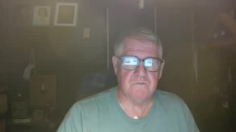 Snapshot of bigbeerdrinker1 chatting on 04-27-26, 03:37 bigbeerdrinker online show from 04-27-26, 03:37