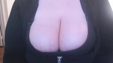 bigbittiesandfun online show from 01-20-25, 02:11