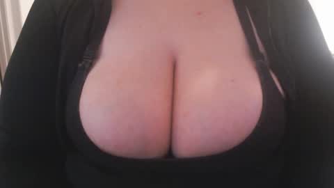 bigbittiesandfun online show from 01-20-25, 08:09