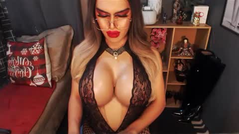 Snapshot of bigbomblhoraine chatting on 02-09-25, 07:19 Loraine Cruz online show from 02-09-25, 07:19