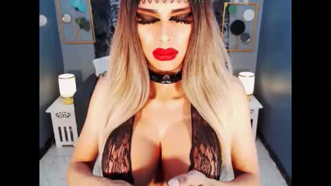 Snapshot of bigbomblhoraine chatting on 02-06-26, 11:35 Loraine Cruz online show from 02-06-26, 11:35