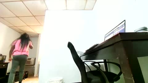 Snapshot of bigboobs_bouncin chatting on 05-09-26, 12:21 Ashley online show from 05-09-26, 12:21