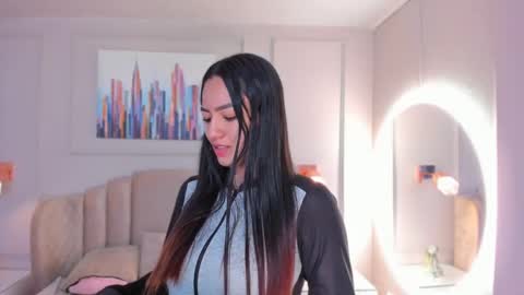 Snapshot of bigboobsnaughty1 chatting on 01-18-25, 10:17 online show from 01-18-25, 10:17
