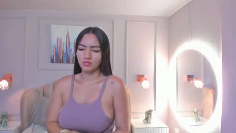 Snapshot of bigboobsnaughty1 chatting on 01-24-25, 10:11 online show from 01-24-25, 10:11