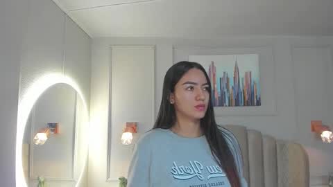 Snapshot of bigboobsnaughty1 chatting on 02-06-25, 10:04 online show from 02-06-25, 10:04