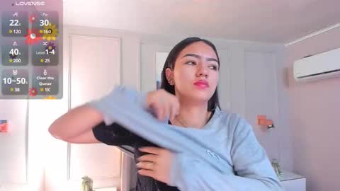 Snapshot of bigboobsnaughty1 chatting on 03-05-25, 10:11 online show from 03-05-25, 10:11
