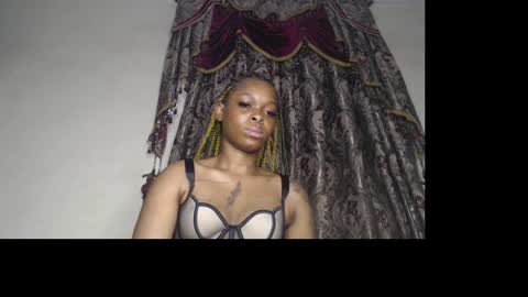 Snapshot of bigbooty_xchataa chatting on 11-22-25, 10:36 Lucy online show from 11-22-25, 10:36