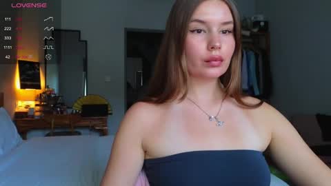Snapshot of bigbrainbaddie chatting on 04-28-26, 05:56 online show from 04-28-26, 05:56