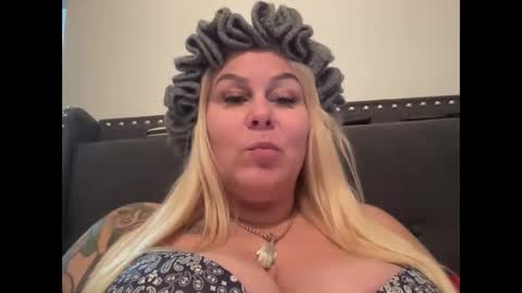 Snapshot of bigbreastsabrina chatting on 11-27-25, 02:46 BIG BREAST SABRINA online show from 11-27-25, 02:46