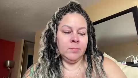 Snapshot of bigbreastsabrina chatting on 05-01-26, 12:32 BIG BREAST SABRINA online show from 05-01-26, 12:32