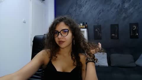 Snapshot of bigbuttjany chatting on 10-10-25, 10:53 bigbuttjany online show from 10-10-25, 10:53
