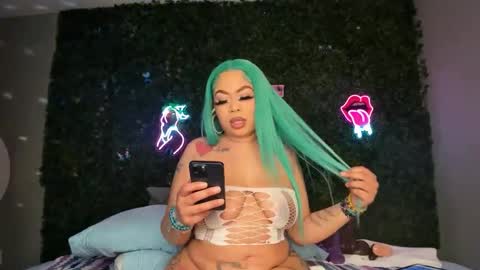 Snapshot of bigbuttsarena chatting on 02-13-26, 01:51 bigbuttsarena online show from 02-13-26, 01:51