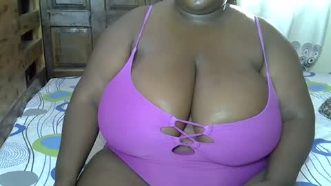 Snapshot of bigchocotities chatting on 02-01-25, 02:24 bigchocotities online show from 02-01-25, 02:24