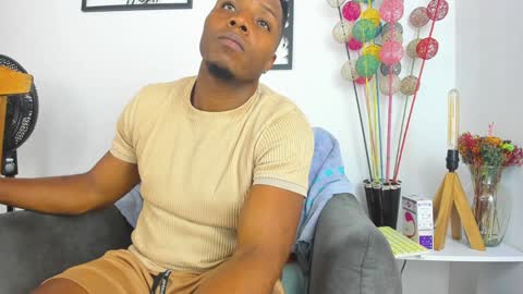 Snapshot of bigcock_latin01 chatting on 01-20-25, 03:15 sexy muscle online show from 01-20-25, 03:15