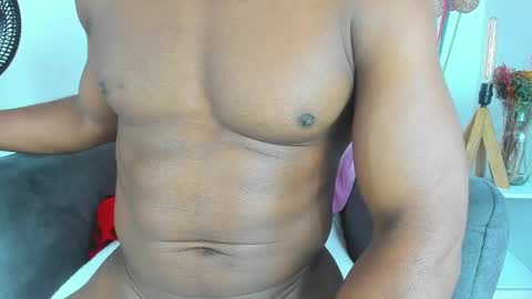 Snapshot of bigcock_latin01 chatting on 02-15-25, 07:27 sexy muscle online show from 02-15-25, 07:27