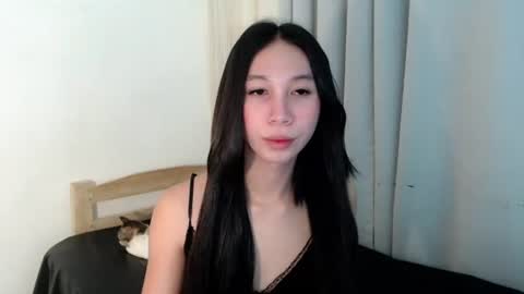 Snapshot of bigcock_luna chatting on 06-17-26, 01:34 Joyce online show from 06-17-26, 01:34