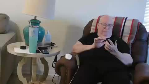 Snapshot of bigcraig123 chatting on 10-15-25, 10:21 Craig online show from 10-15-25, 10:21