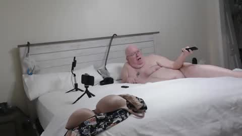 Snapshot of bigcraig123 chatting on 11-24-25, 12:49 Craig online show from 11-24-25, 12:49