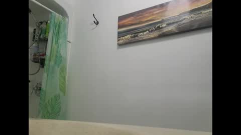 Snapshot of bigcumcanada chatting on 12-15-25, 10:19 bg online show from 12-15-25, 10:19