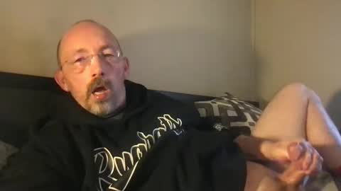 Snapshot of bigdaddydelight chatting on 03-04-25, 07:01 bigdaddydelight online show from 03-04-25, 07:01