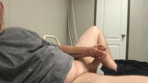 Snapshot of bigdaddydelight chatting on 05-14-26, 12:17 bigdaddydelight online show from 05-14-26, 12:17