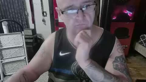 Snapshot of bigdbrillion chatting on 02-06-26, 01:32 Darryl online show from 02-06-26, 01:32