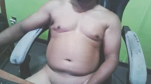 Snapshot of bigdickguyaux chatting on 12-14-25, 02:28 bigdickguyaux online show from 12-14-25, 02:28