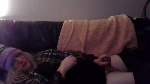 Madelyn online show from 12-14-25, 04:18